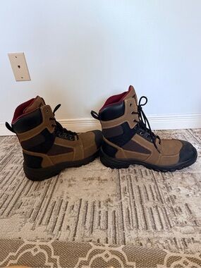 Kodiak Men’s Tan and Black Work Boots with Maroon Lining